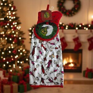 The Grinch Christmas Wreath Kitchen Hand Towel Red Pink Green NEW